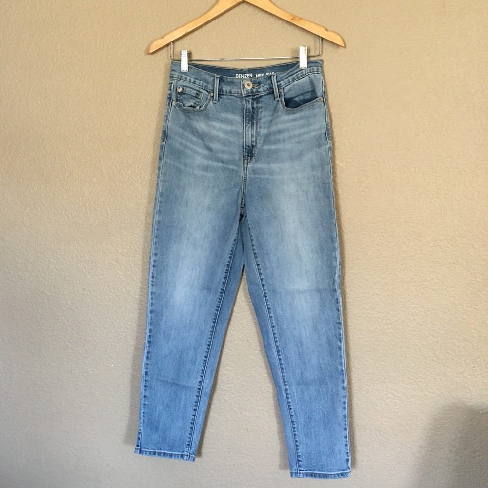 Levi mom jeans
